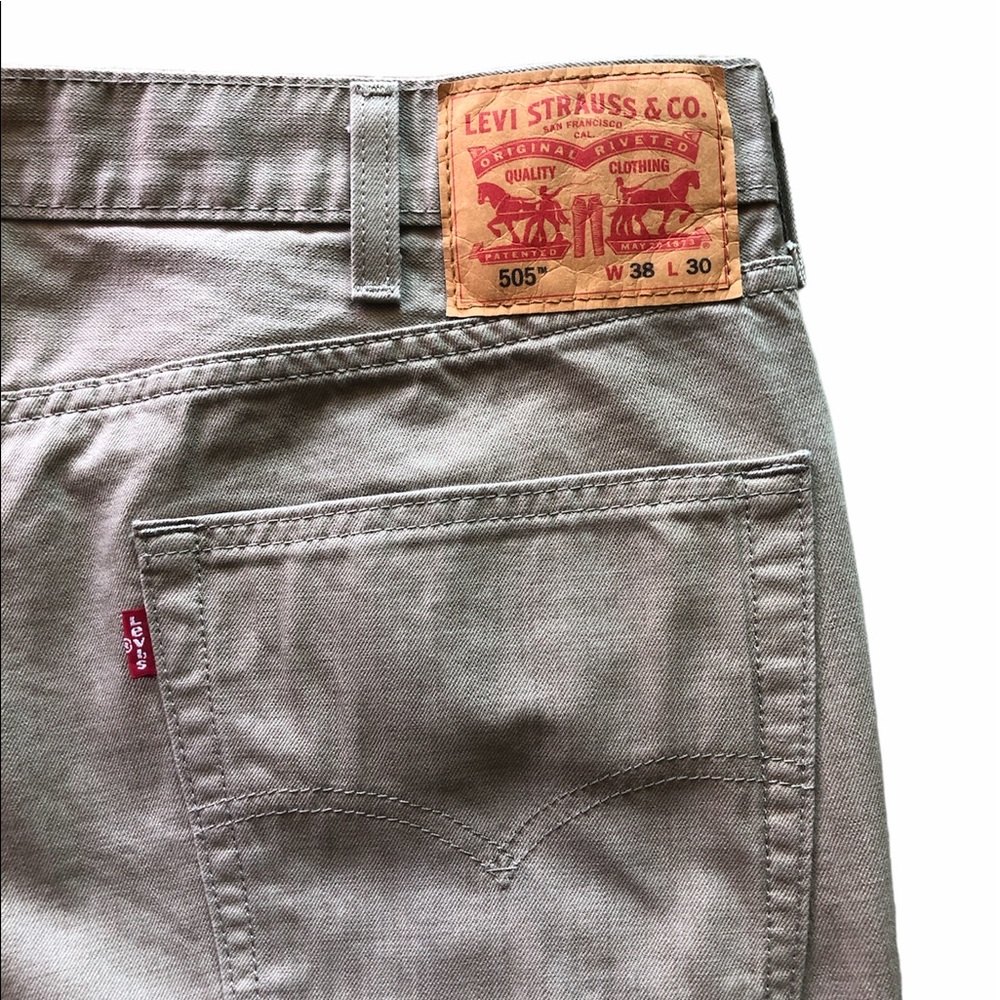 NWOT Levi’s 505 “Timberwolf Twill” Jeans